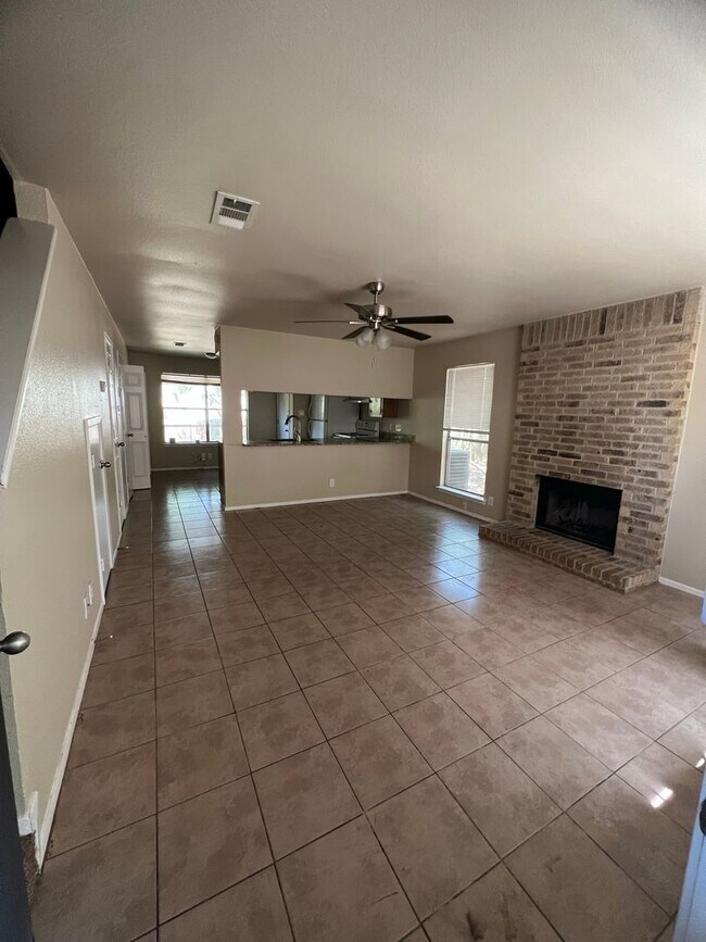 Building Photo - Andrews Properties3 (3310 Dunliegh Dr)