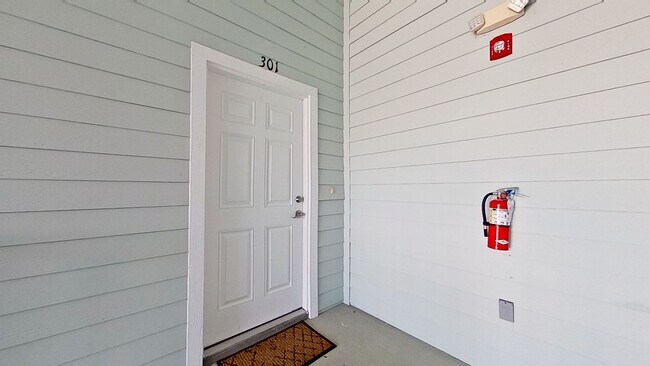 Foto del edificio - FIRST MONTH FREE OF RENT IF MOVE IN BY JUN...