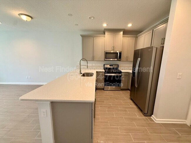 Foto del edificio - 215 Pine Bluff Dr