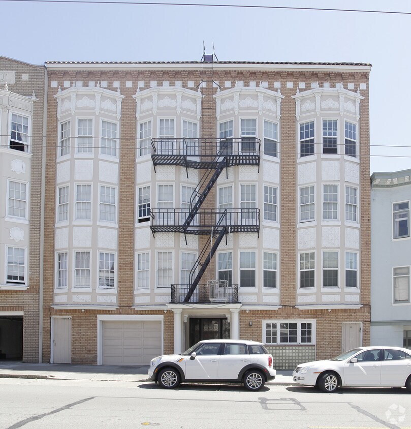 Building Photo - 1457 Chestnut St