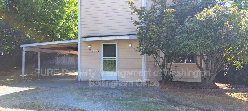 Foto principal - 2002 Sandalwood St