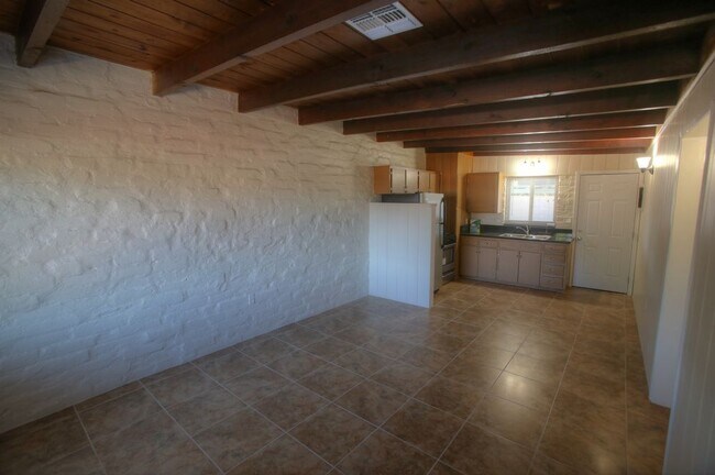 Foto del edificio - 1222 N Roberts Way