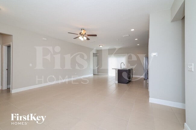 Foto del edificio - 720 Martin Ln