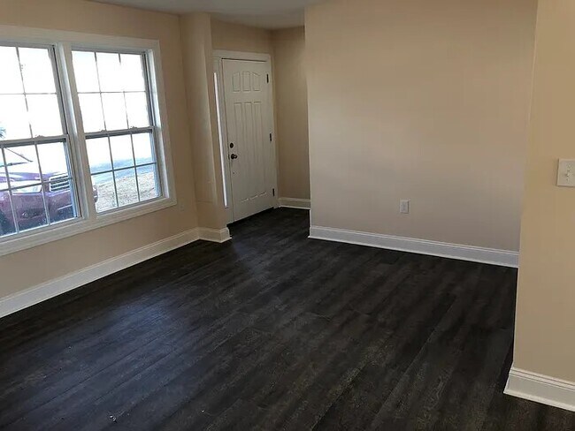 Foto del edificio - 655 Twisted Oak Dr NW