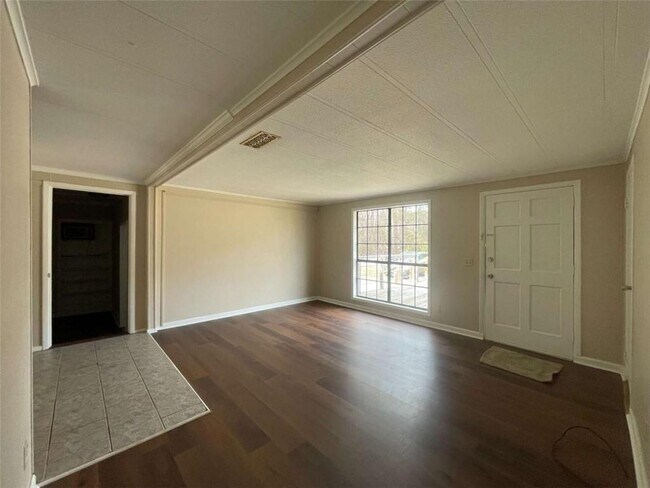 Foto del edificio - 693 Bluebird Dr SE