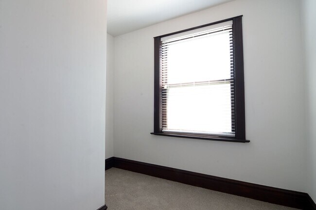 Building Photo - 3449 Iowa Ave