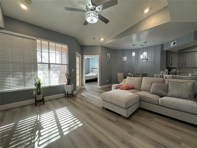 Foto del edificio - 5554 Metrowest Blvd