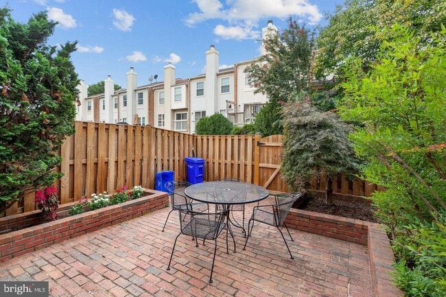 Foto del edificio - Townhome in Pinecrest