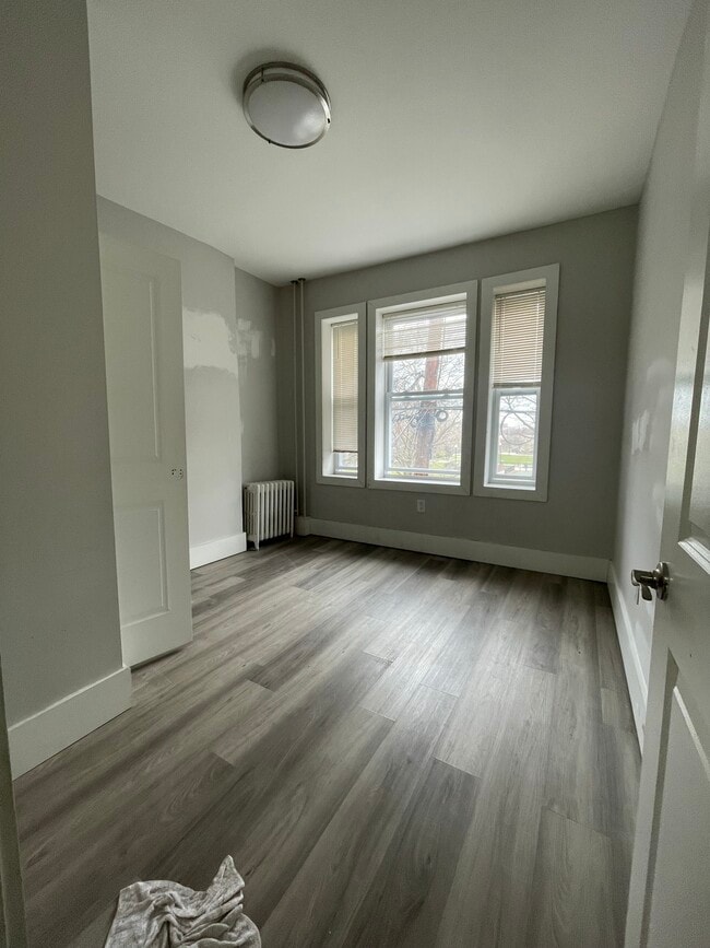 Unit 4 - 143 Lafayette St