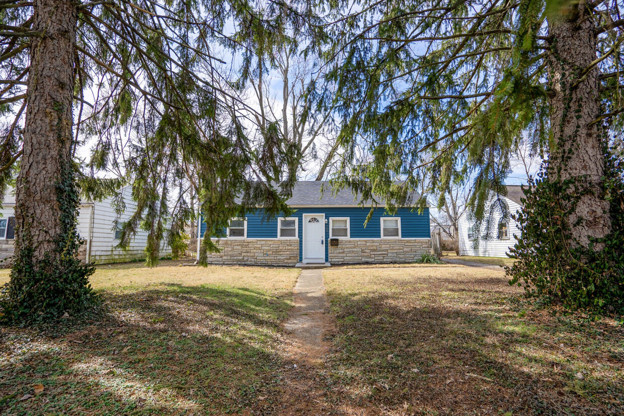 Foto principal - 169 S Hampton Rd
