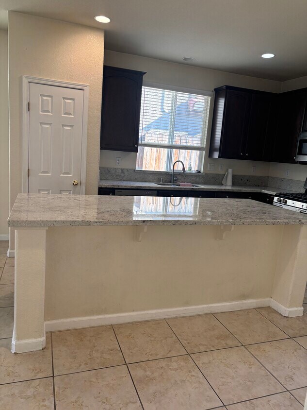 Foto del edificio - 390 Greg Thatch Cir