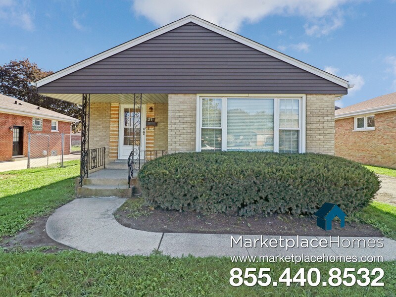 Primary Photo - 466 E Butterfield Rd