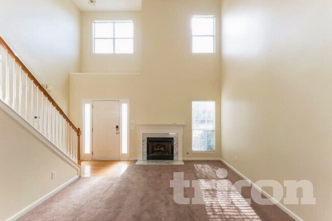 Foto del edificio - 7016 Penbrook Dr