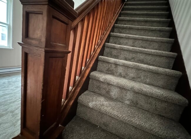 Building Photo - 68 W Center St