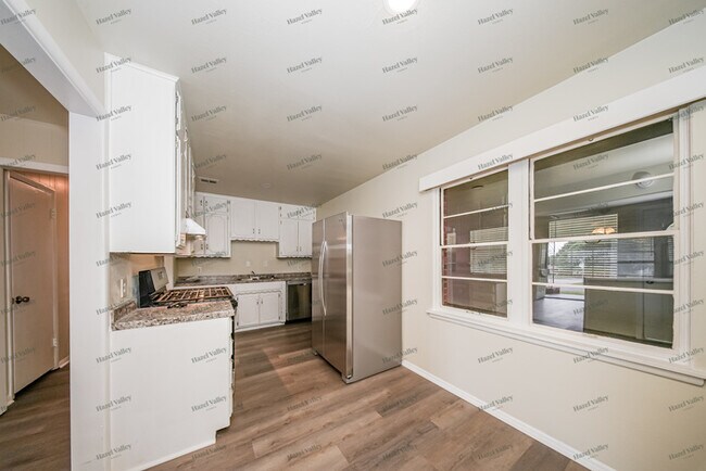 Foto del edificio - 2401 N Key Blvd