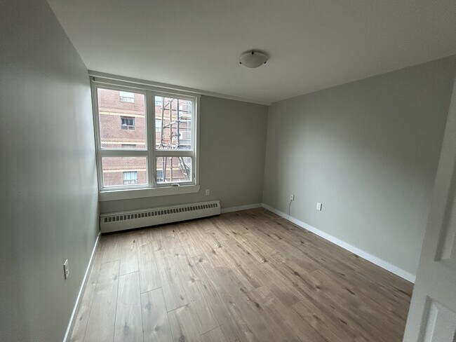 Photo du bâtiment - 5222-5222 Green St