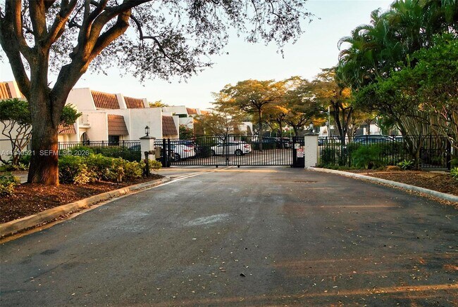 Foto del edificio - 8898 SW 62nd Terrace