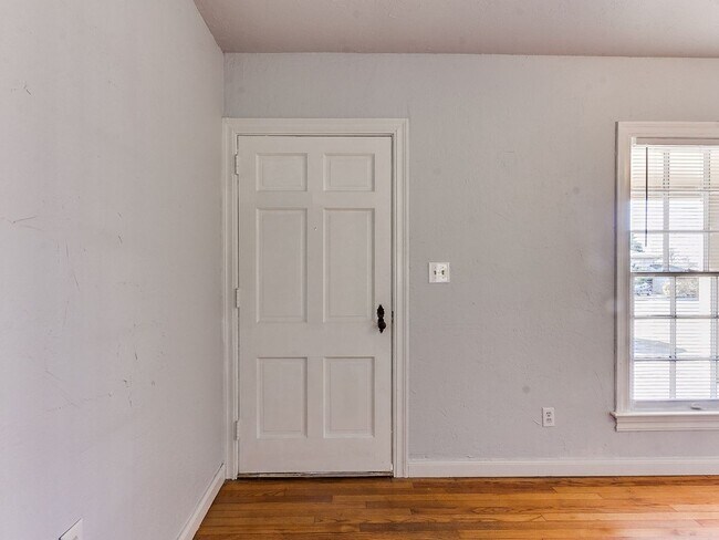 Foto del edificio - Charming 2 Bedroom 2 Bathroom in Nichols H...