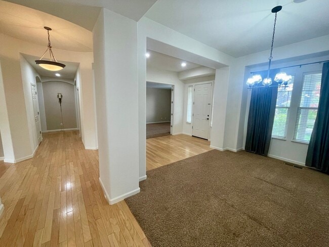 Building Photo - Beautiful Home in ArrowCreek!