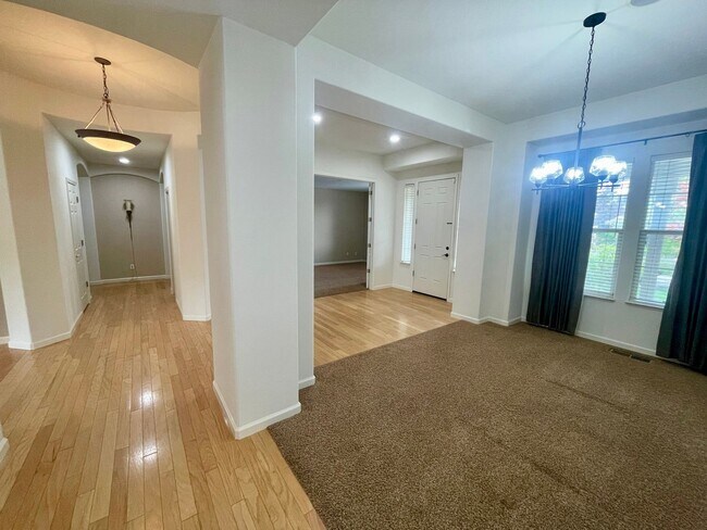 Foto del edificio - Beautiful Home in ArrowCreek!