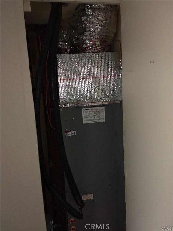 Foto del edificio - 449 E Puente St