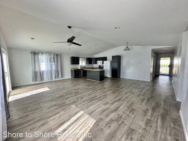 Building Photo - 3 br, 2 bath House - 42 W Makahakaha Lp.
