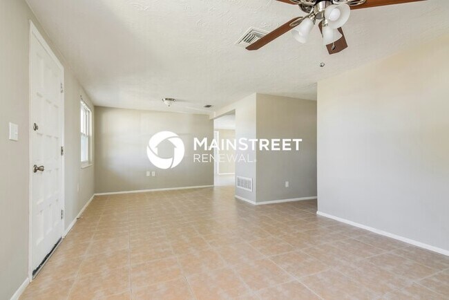 Foto del edificio - 3 Bedroom Pet-Friendly Home in Holiday, FL with Main Street Renewal