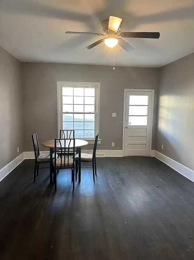 sala de estar - 322 Boyd Ave