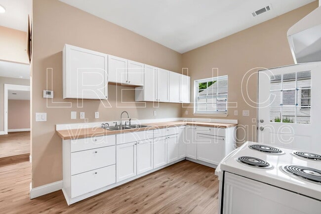Building Photo - 114 N 18th St
