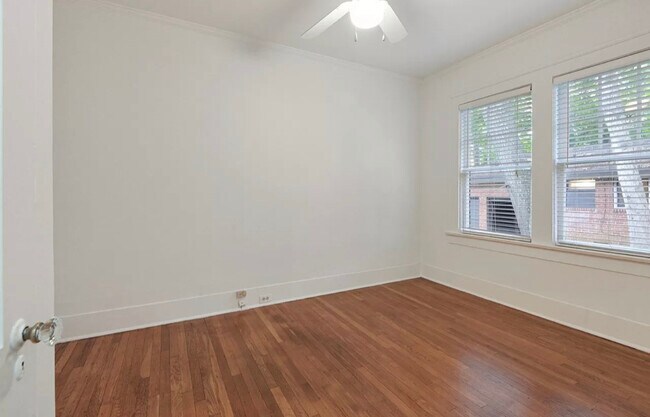 Dormitorio - 466 Burlington Rd NE