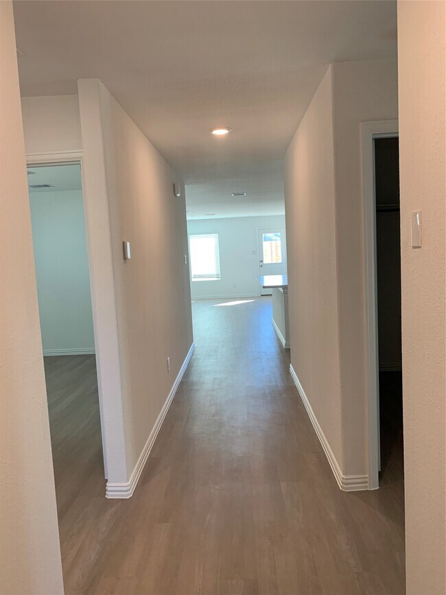Foto del edificio - 18118 Rockvine Dr
