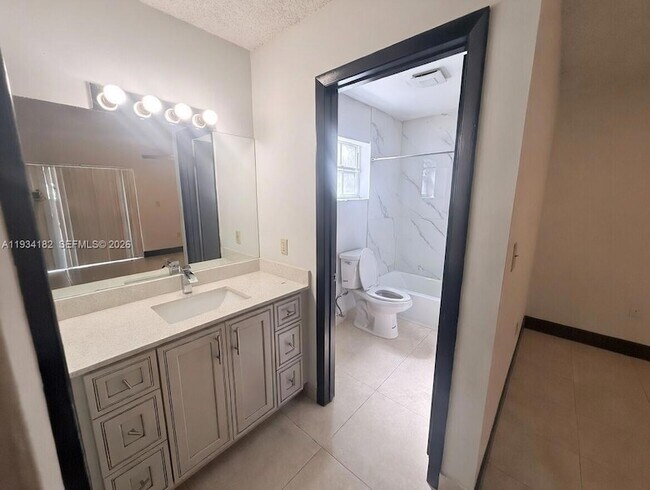 Foto del edificio - 14333 SW 102nd St