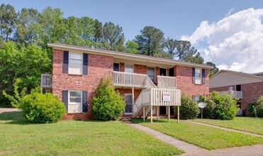 Building Photo - 4426 Bonnell Dr NW