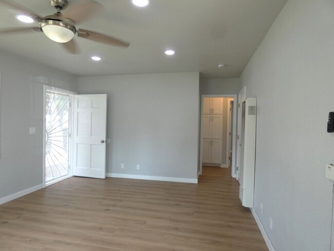 Building Photo - *Available NOW  in Whittier!*