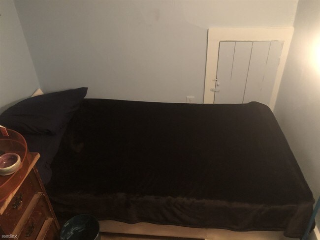 Foto del edificio - 4 br, 2 bath House - 214 West 16th Street