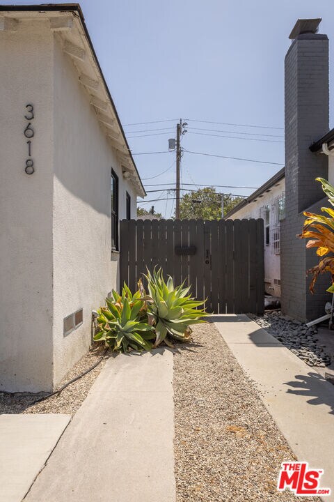 Foto del edificio - 3618 Chesapeake Ave