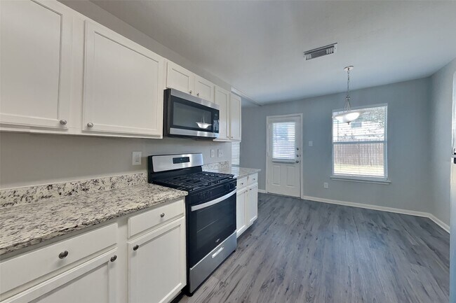 Building Photo - 2519 Fox Water Dr
