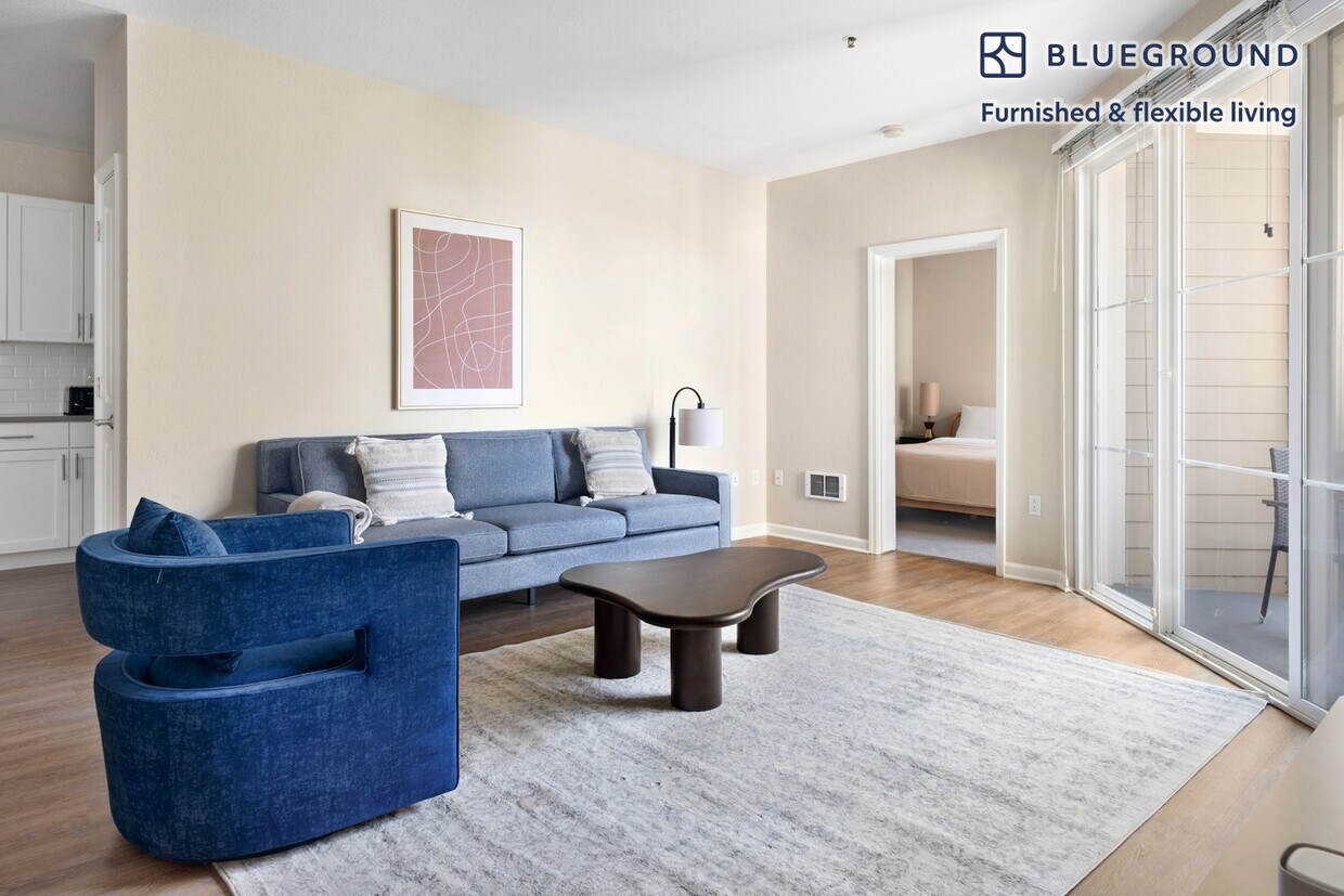 Foto principal - 5684 Bay St