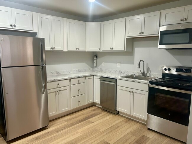 Remodeled kitchen - 715 Washtenaw Road