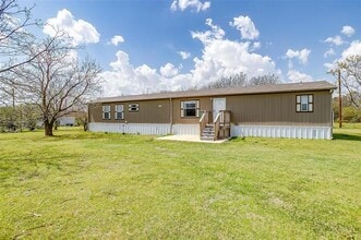 Building Photo - 632 N Burleson Blvd