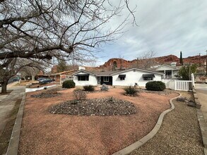 Building Photo - 288 Diagonal St