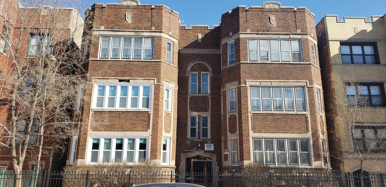 Primary Photo - 7743 S Kingston Ave