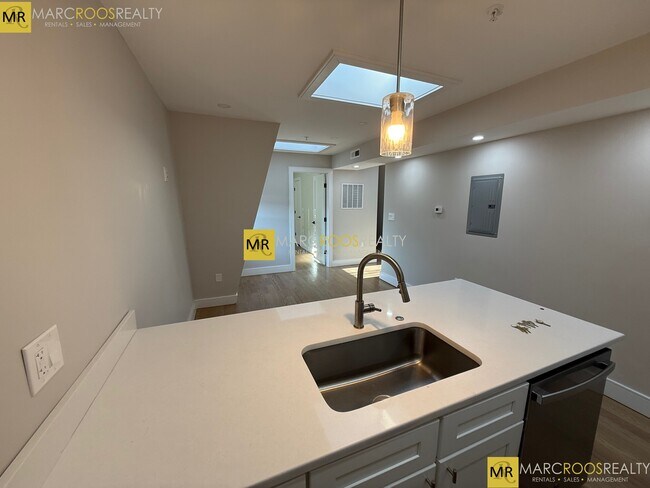 Foto del edificio - 152 Trenton St