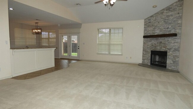Building Photo - 3611 NE Fieldcrest