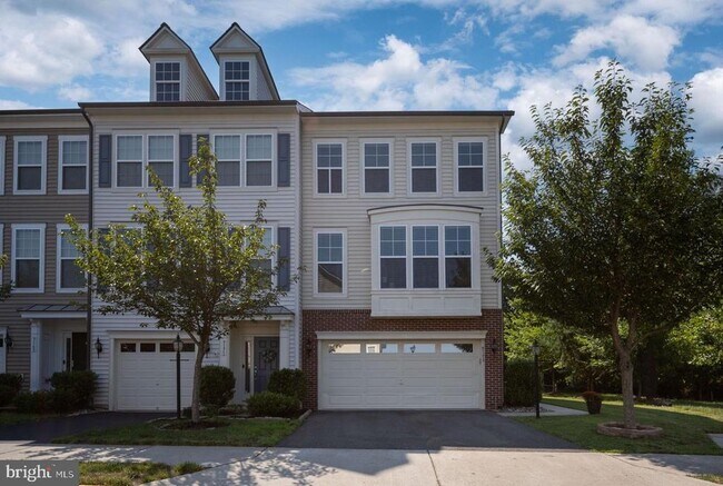 Building Photo - 9173 Balaton Lake Ln
