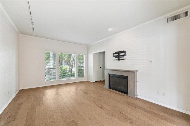 Building Photo - 11711 Memorial Dr