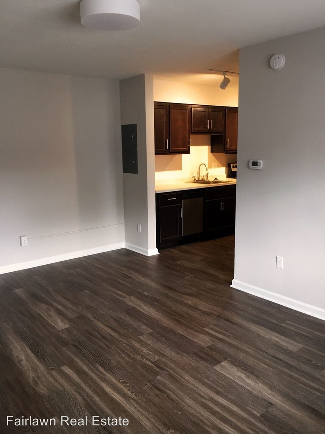Building Photo - 1 br, 1 bath Apartment - 1402 Grandview Dr