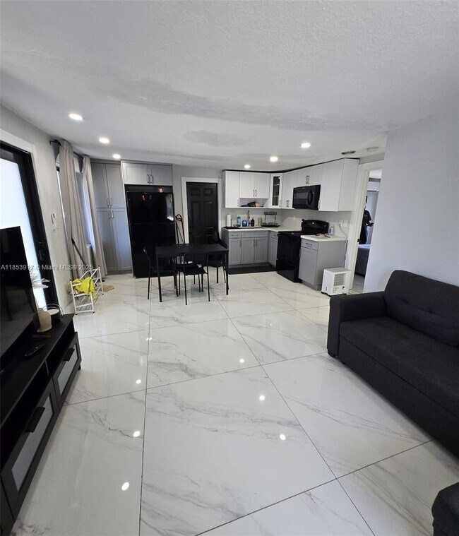 Foto del edificio - 1281 NE 110th St