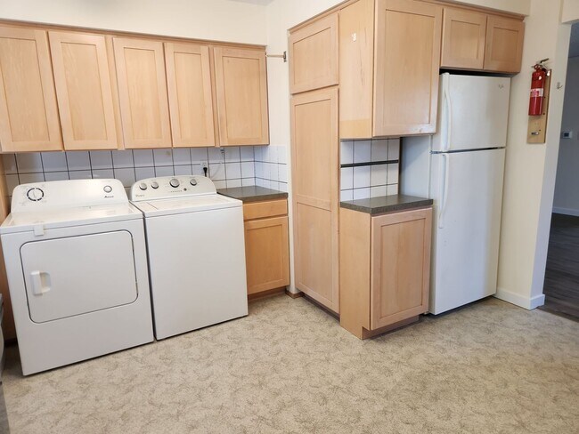 Foto del edificio - 708 Virginia St