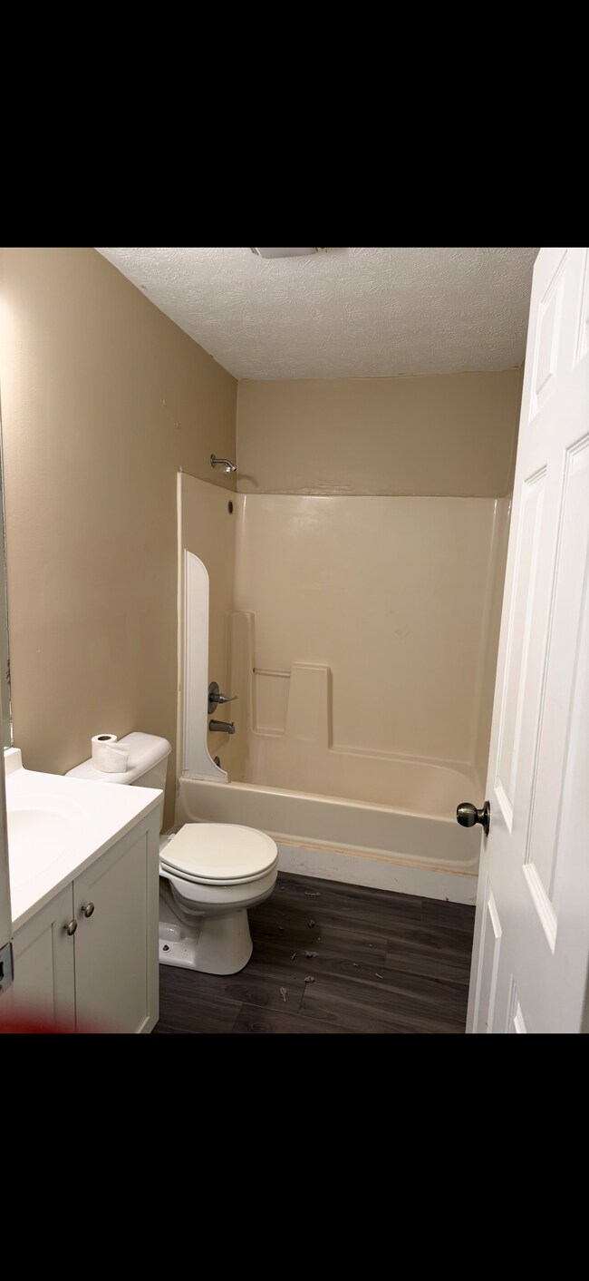 Foto del edificio - 100 Rockcastle St